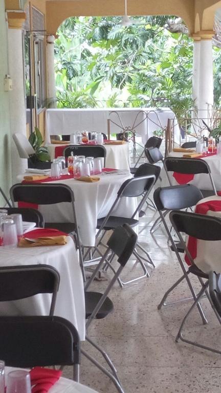 Palm Bay Guest House & Restaurant Montego Bay Exterior photo