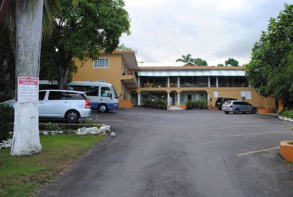 Palm Bay Guest House & Restaurant Montego Bay Exterior photo
