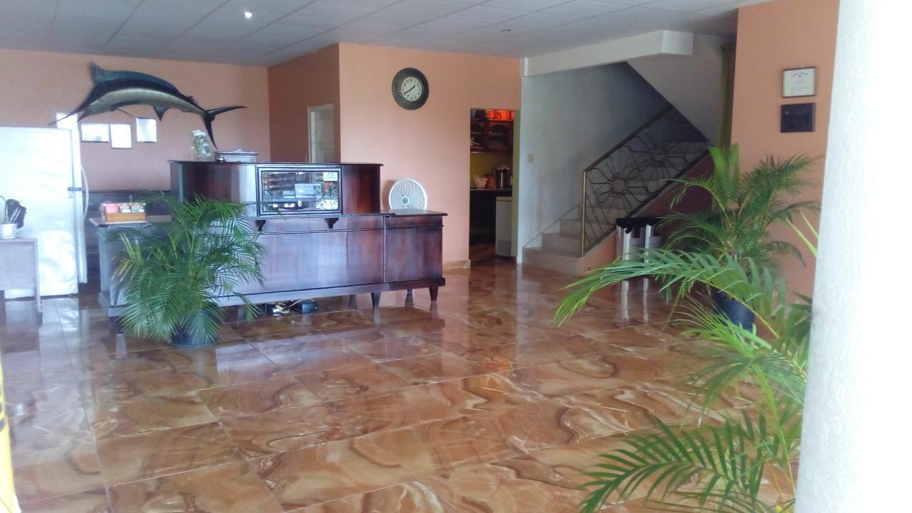 Palm Bay Guest House & Restaurant Montego Bay Exterior photo